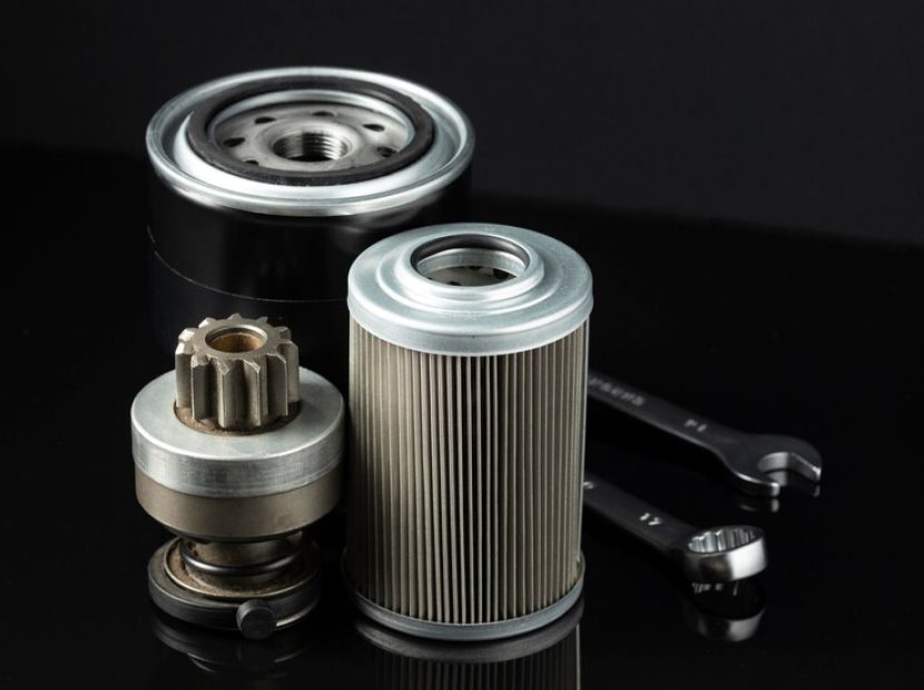 car-accessories-with-copy-space_23-2149030437